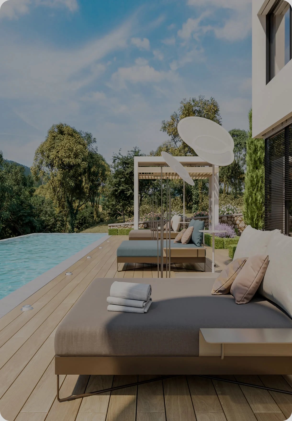 Zona de piscina con camas balinesas y pérgola blanca